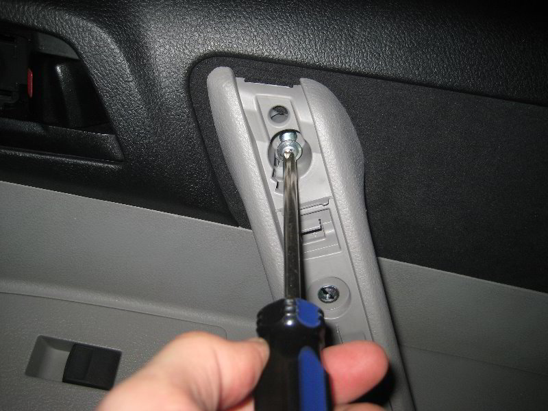 Toyota-Highlander-Interior-Door-Panel-Removal-Guide-049