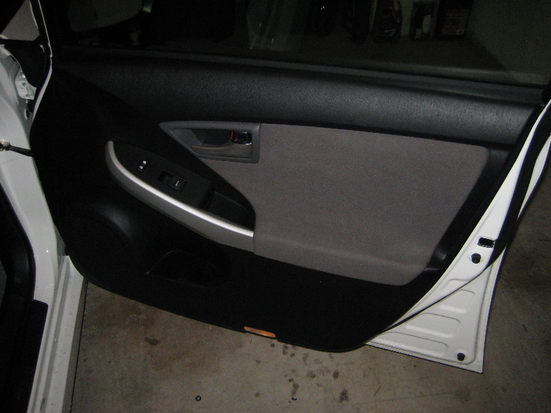 Toyota-Prius-Front-Door-Panel-Removal-Guide-042