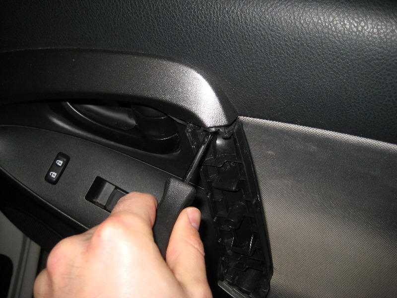 Toyota-RAV4-Interior-Door-Panel-Removal-Guide-011