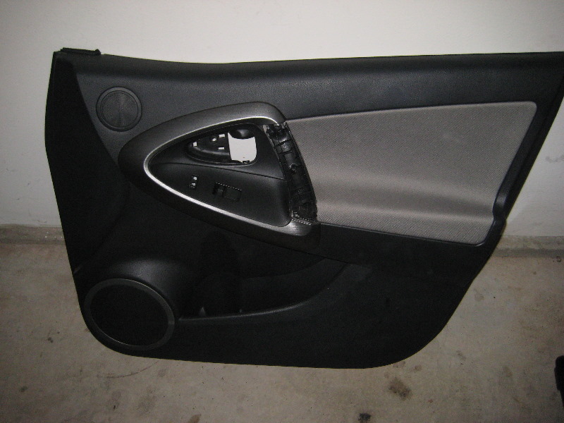 Toyota-RAV4-Interior-Door-Panel-Removal-Guide-019