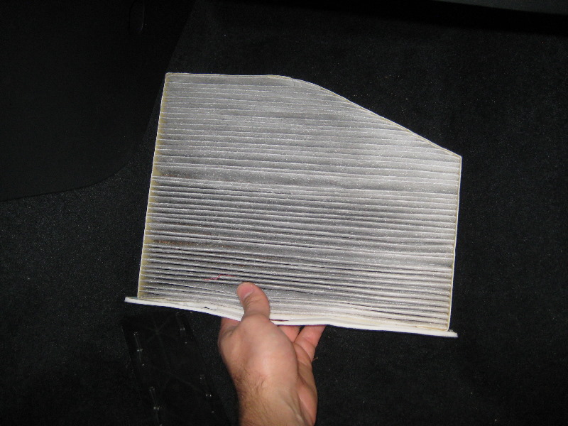 VW-Beetle-Cabin-Air-Filter-Replacement-Guide-018