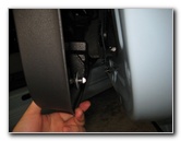 VW-Beetle-Interior-Door-Panel-Removal-Guide-035