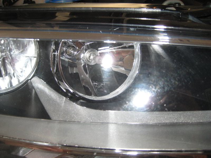 VW-Jetta-Headlight-Bulbs-Replacement-Guide-021