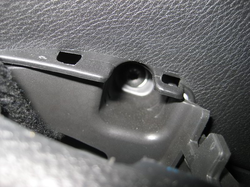 VW-Jetta-Interior-Door-Panel-Speaker-Replacement-Guide-008
