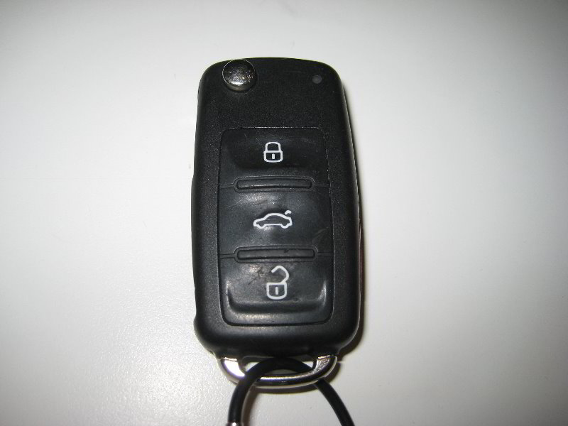 VW-Jetta-Key-Fob-Battery-Replacement-Guide-001