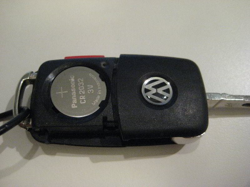 VW-Jetta-Key-Fob-Battery-Replacement-Guide-010