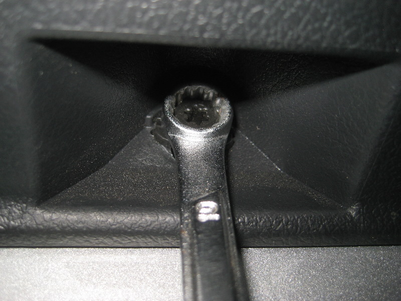 2012-2015-VW-Passat-Interior-Door-Panel-Removal-Guide-047