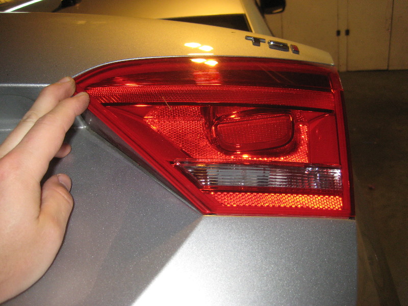 2012-2015-VW-Passat-Tail-Light-Bulbs-Replacement-Guide-048