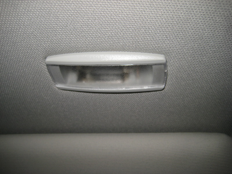 2012-2015-VW-Passat-Vanity-Mirror-Light-Bulb-Replacement-Guide-002