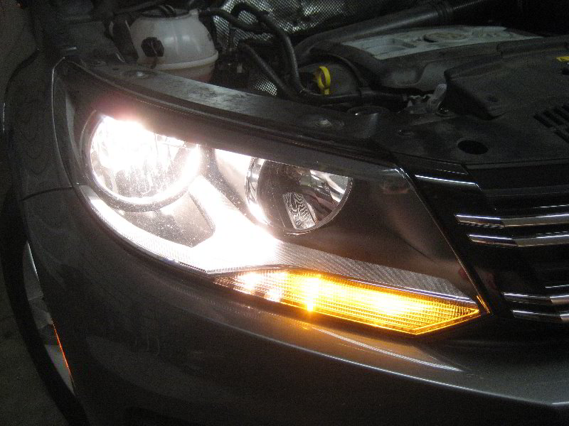 VW-Tiguan-Headlight-Bulbs-Replacement-Guide-050