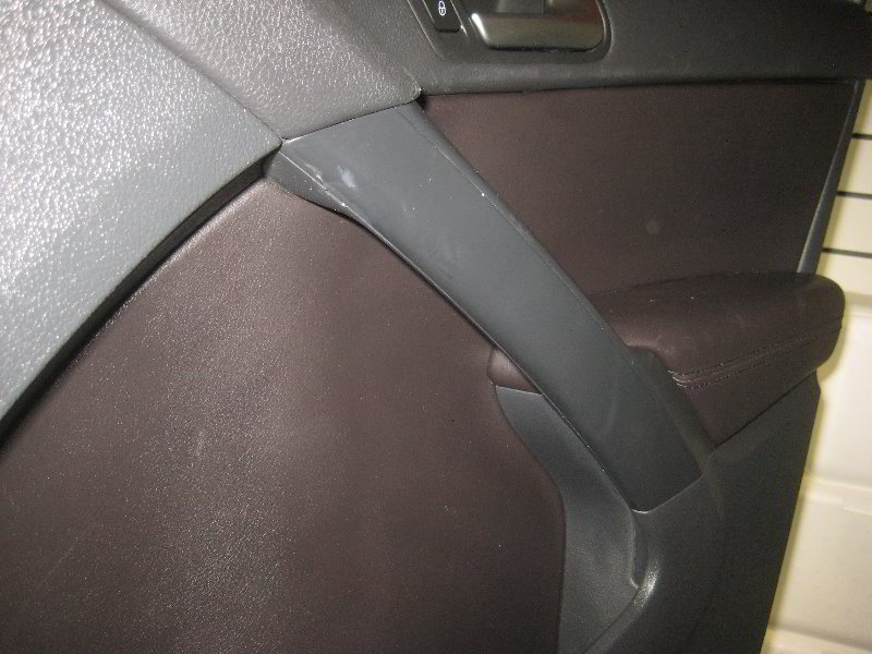 VW-Tiguan-Interior-Door-Panel-Removal-Guide-002