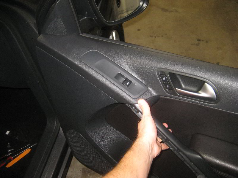 VW-Tiguan-Interior-Door-Panel-Removal-Guide-019
