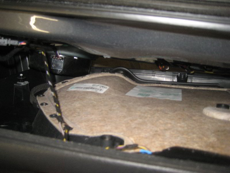 VW-Tiguan-Interior-Door-Panel-Removal-Guide-020