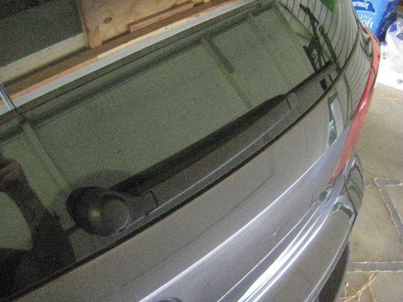 VW-Tiguan-Rear-Window-Wiper-Blade-Replacement-Guide-013