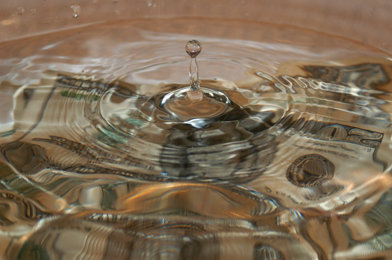 Water-Drops-Pictures-Nikon-D100-02