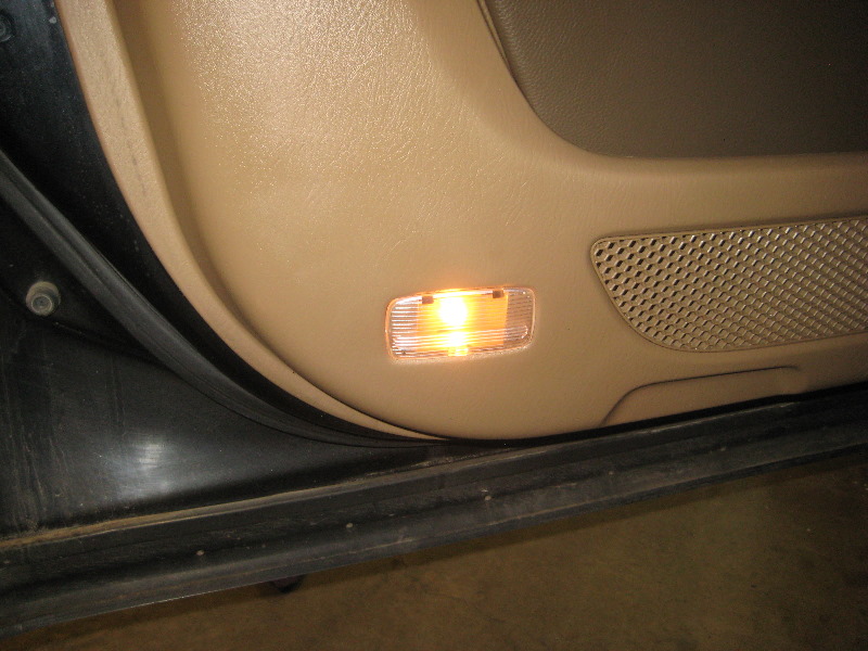 2003-2008-Honda-Pilot-Door-Panel-Courtesy-Step-Light-Bulb-Replacement-Guide-001