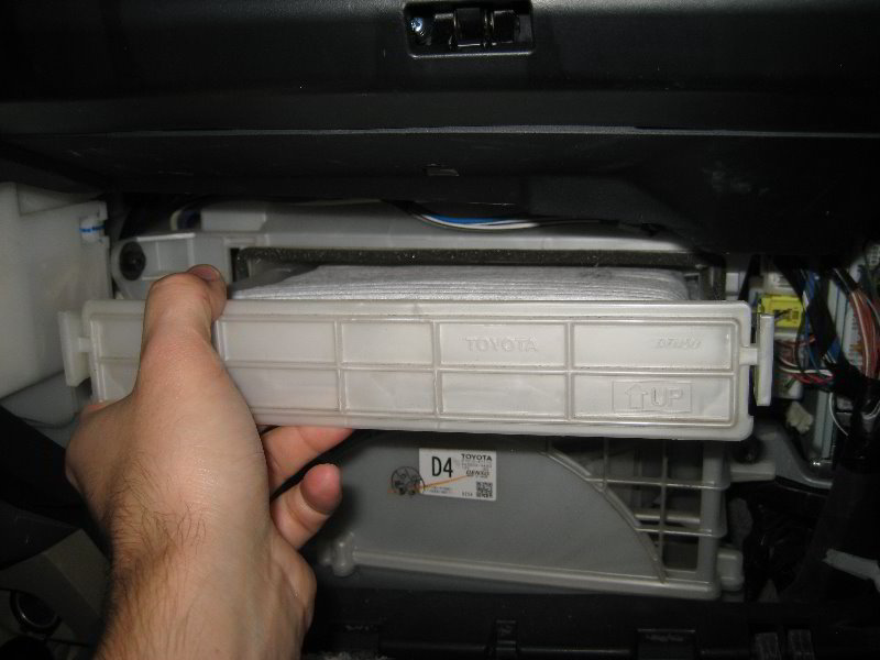 2004-2009-Toyota-Prius-Cabin-Air-Filter-Replacement-Guide-011