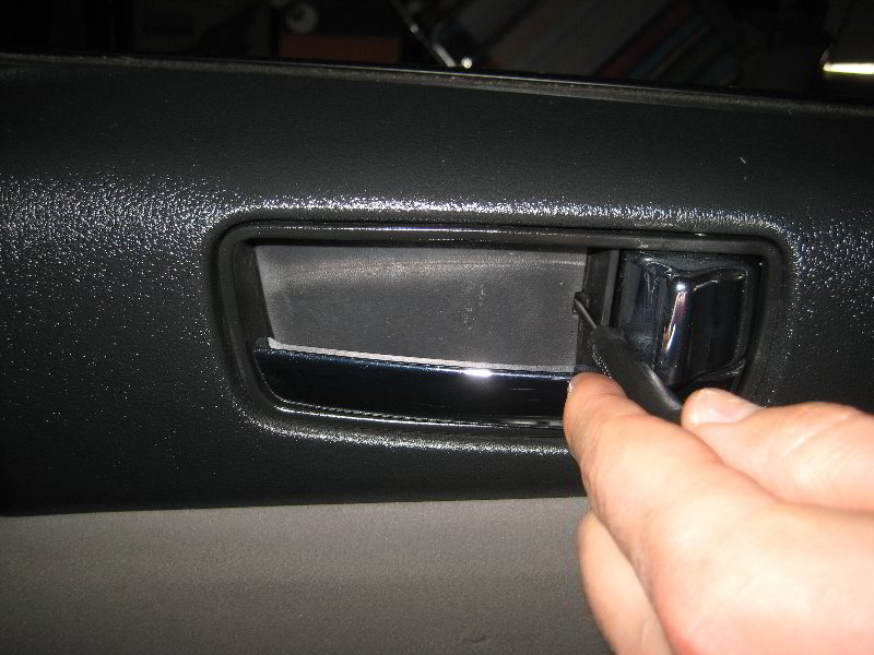 2007-2012-Nissan-Sentra-Interior-Door-Panel-Removal-Guide-002