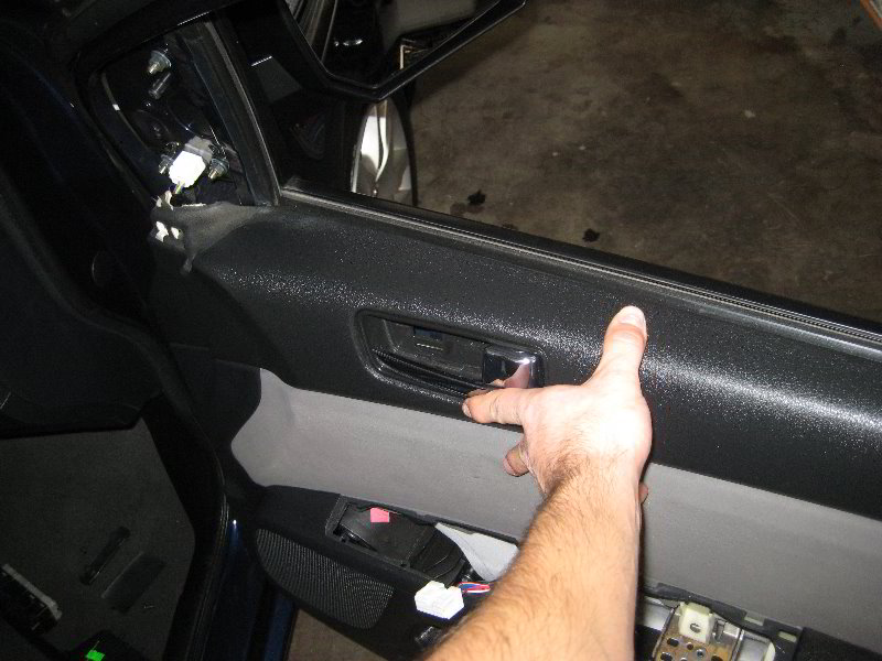 2007-2012-Nissan-Sentra-Interior-Door-Panel-Removal-Guide-039