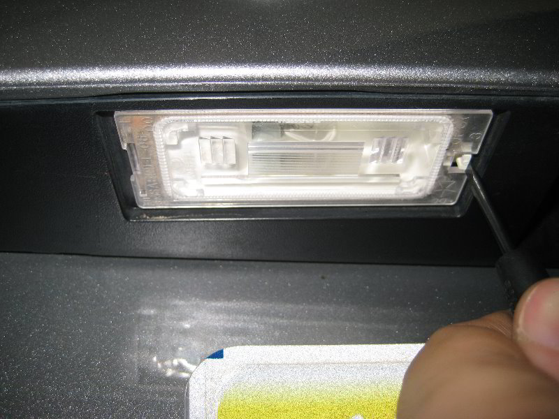 2008-2014-Dodge-Grand-Caravan-License-Plate-Light-Bulbs-Replacement-Guide-003
