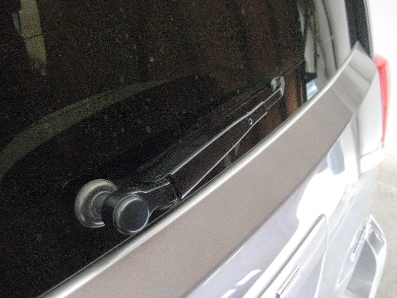 2008-2014-Dodge-Grand-Caravan-Rear-Window-Wiper-Blade-Replacement-Guide-007