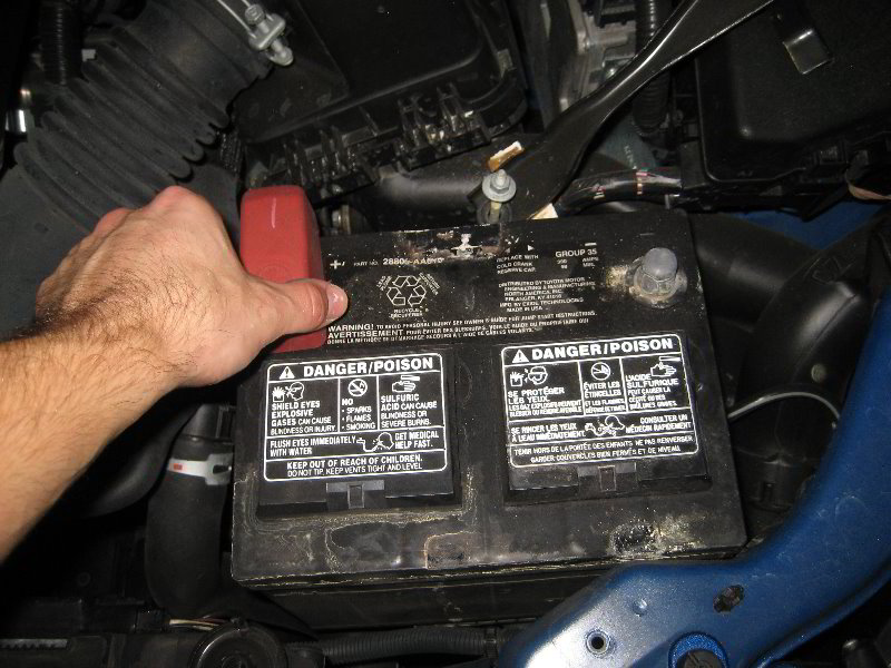Toyota-Corolla-12V-Car-Battery-Replacement-Guide-008