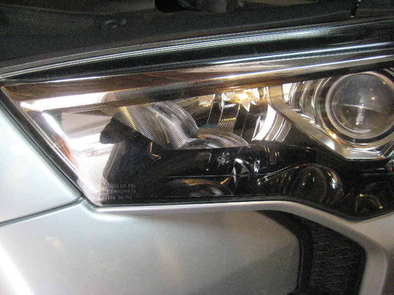 2010-2016-Toyota-4Runner-Headlight-Bulbs-Replacement-Guide-014
