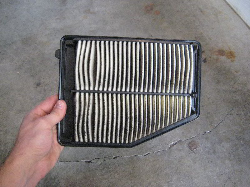 2012-2015-Honda-Civic-Engine-Air-Filter-Replacement-Guide-011