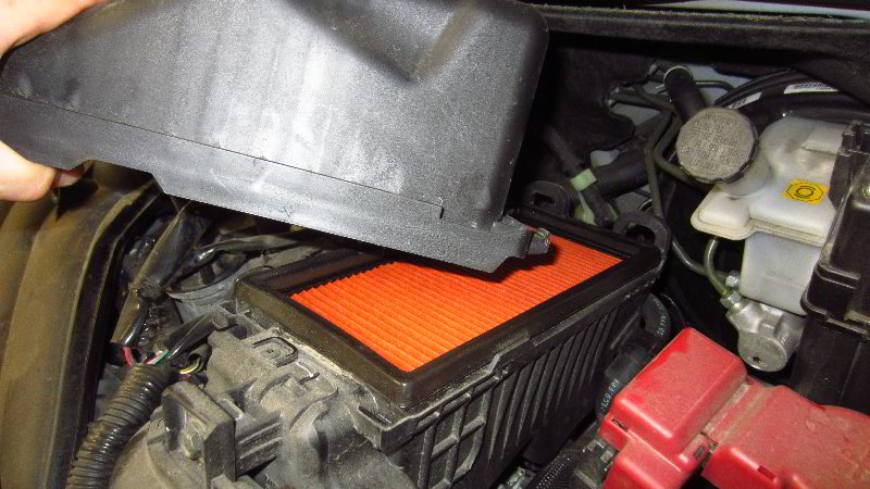2012-2019-Nissan-Versa-Engine-Air-Filter-Replacement-Guide-011