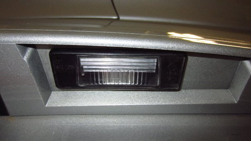 2012-2019-Nissan-Versa-License-Plate-Light-Bulbs-Replacement-Guide-020