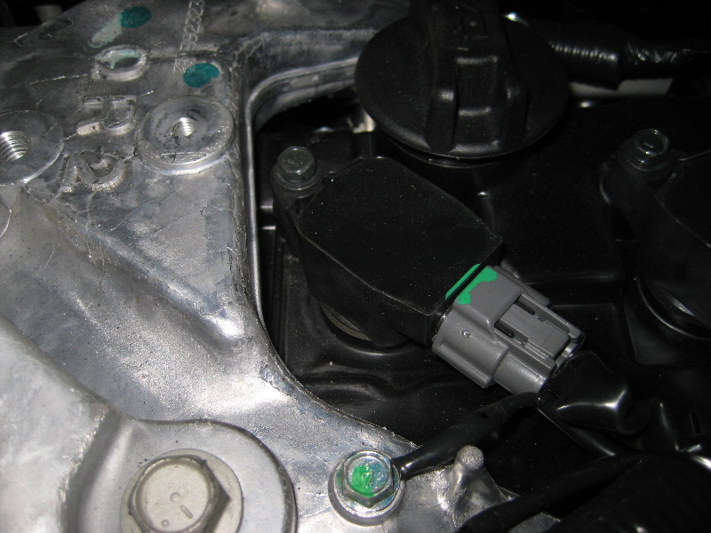 2013-2015-Nissan-Altima-QR25DE-Engine-Spark-Plugs-Replacement-Guide-005