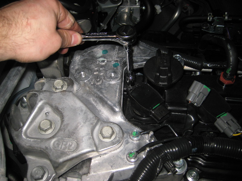 2013-2015-Nissan-Altima-QR25DE-Engine-Spark-Plugs-Replacement-Guide-007