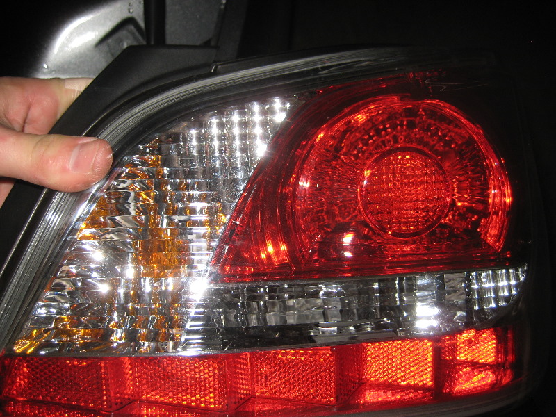 2013-2015-Nissan-Altima-Tail-Light-Bulbs-Replacement-Guide-014