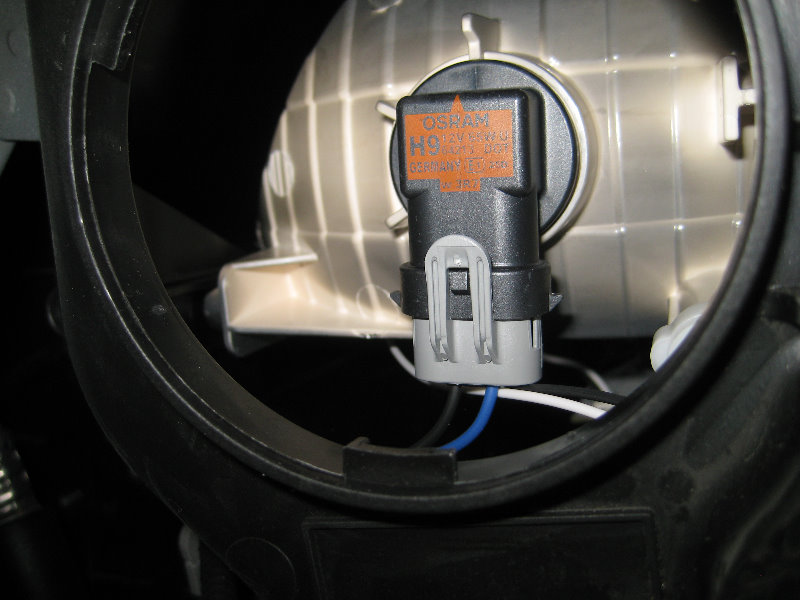 2013-2015-Nissan-Sentra-Headlight-Bulbs-Replacement-Guide-036