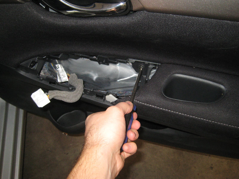 2013-2015-Nissan-Sentra-Interior-Door-Panel-Removal-Speaker-Replacement-Guide-014