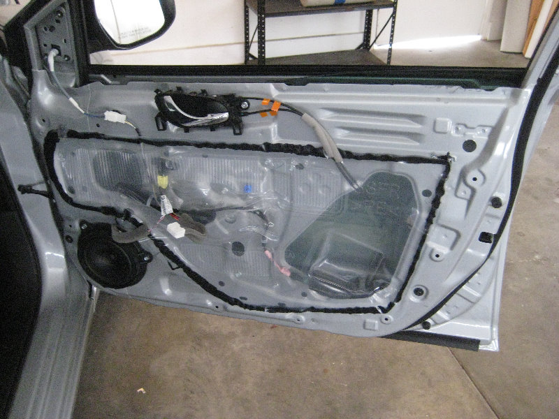 2013-2015-Nissan-Sentra-Interior-Door-Panel-Removal-Speaker-Replacement-Guide-021