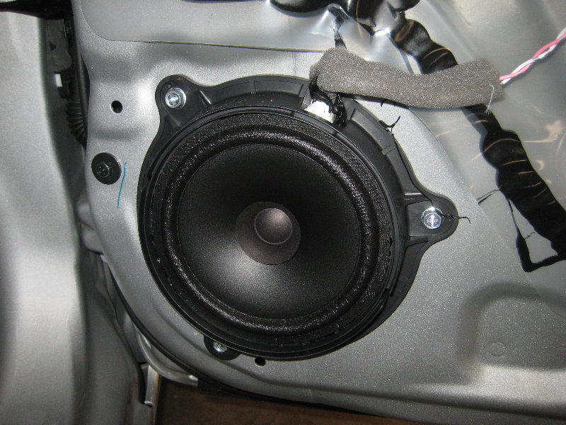 2013-2015-Nissan-Sentra-Interior-Door-Panel-Removal-Speaker-Replacement-Guide-022