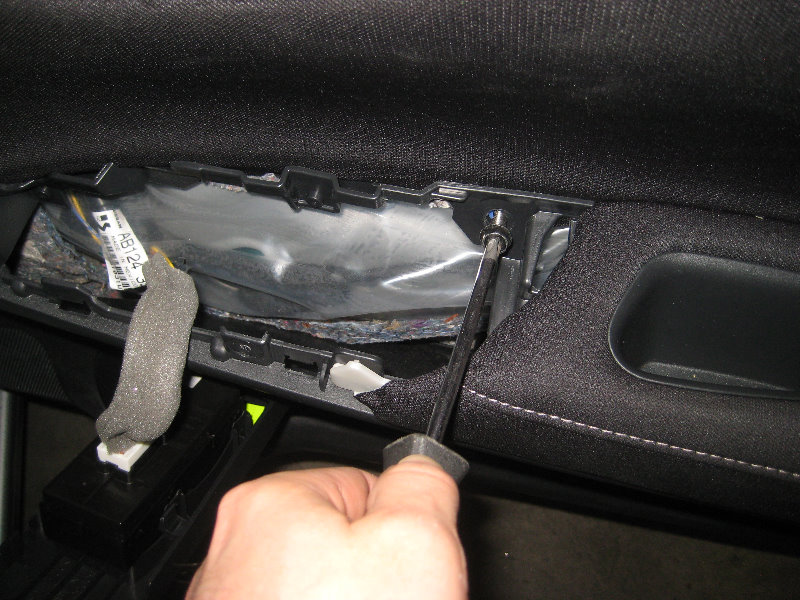 2013-2015-Nissan-Sentra-Interior-Door-Panel-Removal-Speaker-Replacement-Guide-032