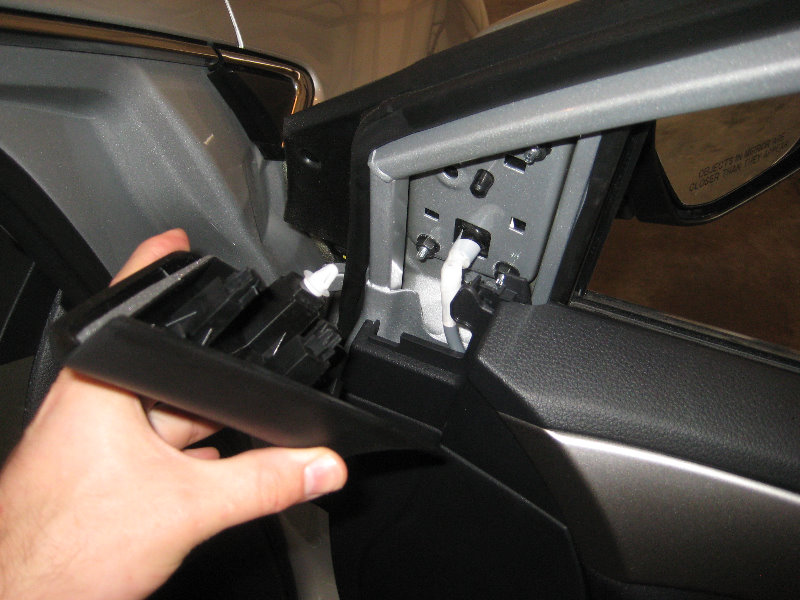 2013-2015-Nissan-Sentra-Interior-Door-Panel-Removal-Speaker-Replacement-Guide-037