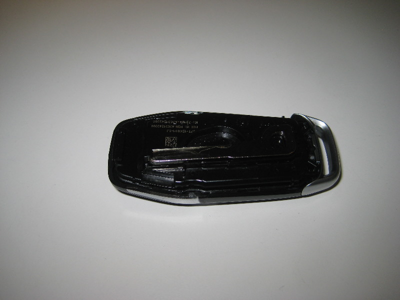 2013-2016-Ford-Fusion-Smart-Key-Fob-Battery-Replacement-Guide-028