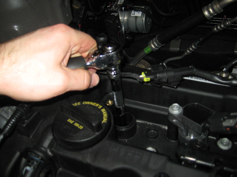 2013-2016-Hyundai-Santa-Fe-Engine-Spark-Plugs-Replacement-Guide-020