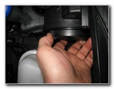 2013-2016-Hyundai-Santa-Fe-Headlight-Bulbs-Replacement-Guide-003