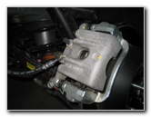 2013-2016-Hyundai-Santa-Fe-Rear-Disc-Brake-Pads-Replacement-Guide-007
