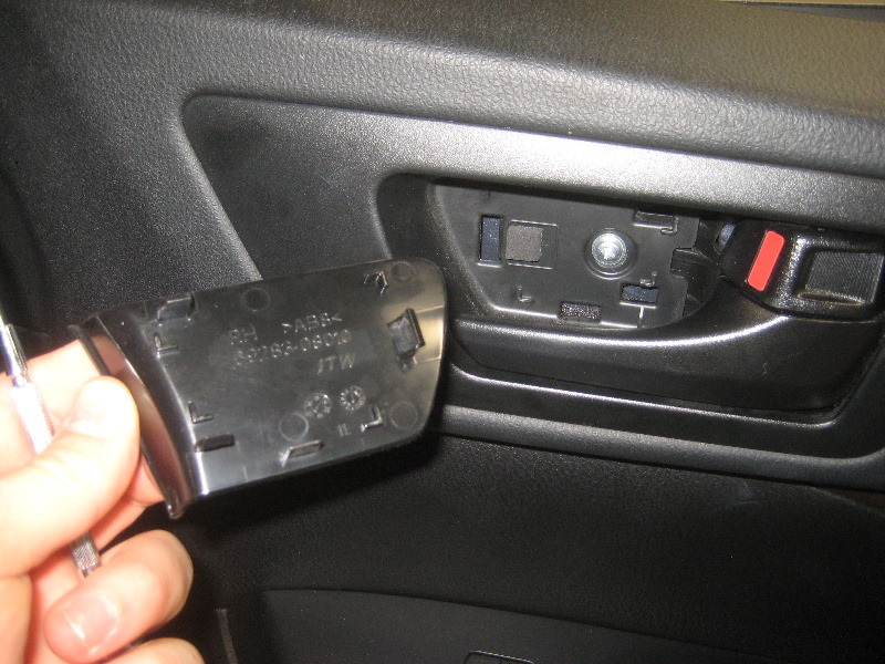 2014-2018-Toyota-Highlander-Interior-Door-Panel-Removal-Speaker-Upgrade-Guide-005