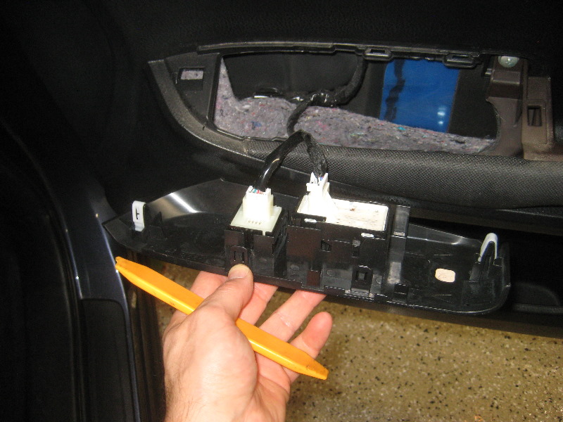 2014-2018-Toyota-Highlander-Interior-Door-Panel-Removal-Speaker-Upgrade-Guide-010