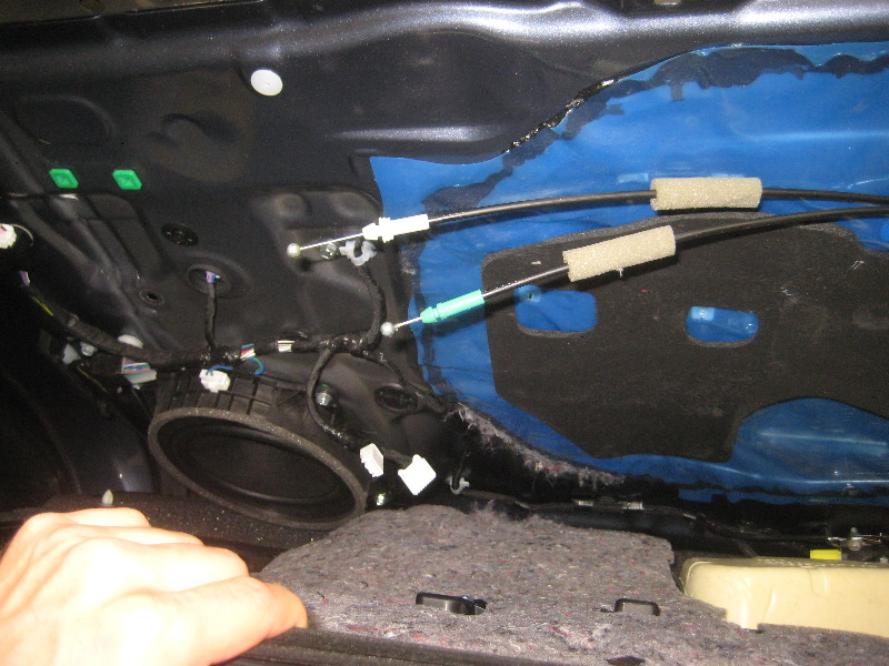 2014-2018-Toyota-Highlander-Interior-Door-Panel-Removal-Speaker-Upgrade-Guide-035