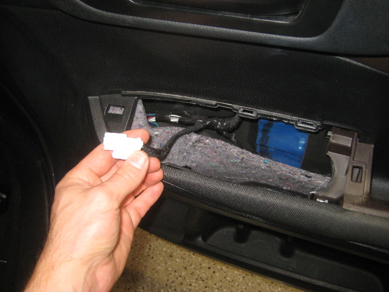 2014-2018-Toyota-Highlander-Interior-Door-Panel-Removal-Speaker-Upgrade-Guide-041