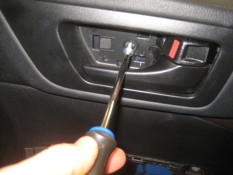 2014-2018-Toyota-Highlander-Interior-Door-Panel-Removal-Speaker-Upgrade-Guide-048