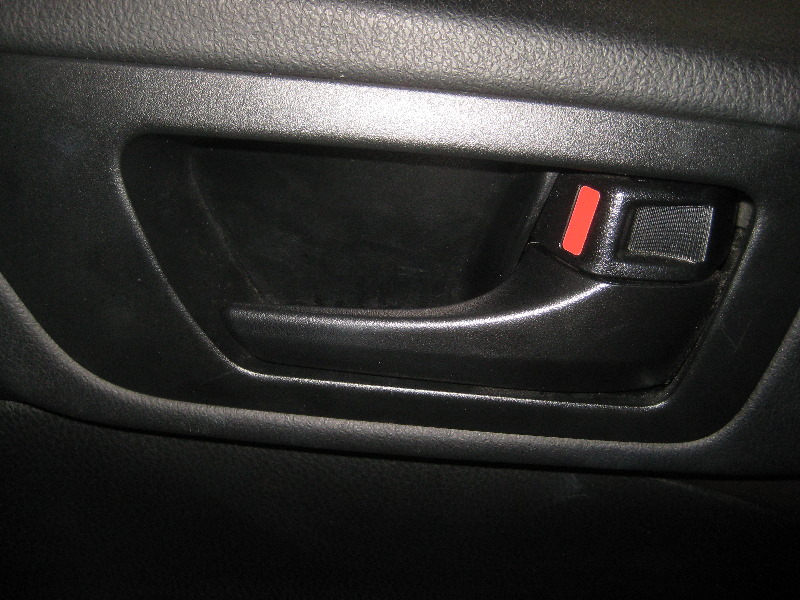 2014-2018-Toyota-Highlander-Interior-Door-Panel-Removal-Speaker-Upgrade-Guide-050