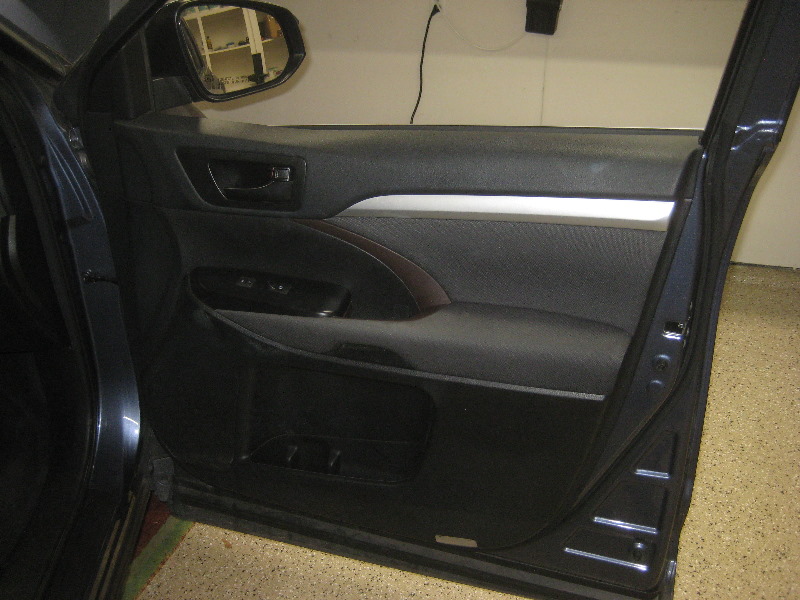 2014-2018-Toyota-Highlander-Interior-Door-Panel-Removal-Speaker-Upgrade-Guide-057